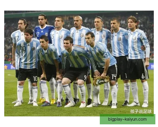 足球主力阵容近期表现稳健，关键球员状态持续提升